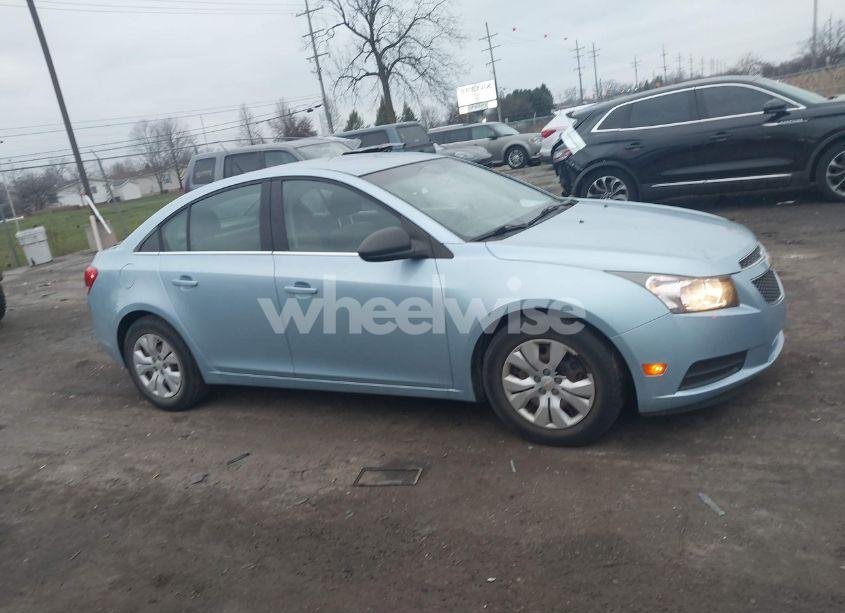 Photo 13 of 2012 Chevrolet Cruze LS (VIN 1G1PC5SH9C7298865)