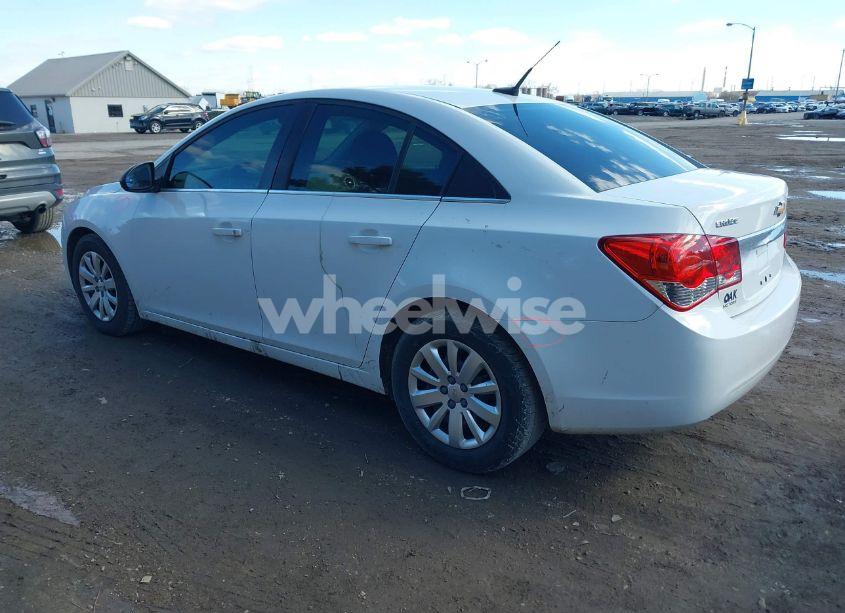 Photo 3 of 2011 Chevrolet Cruze LS (VIN 1G1PC5SHXB7108487)