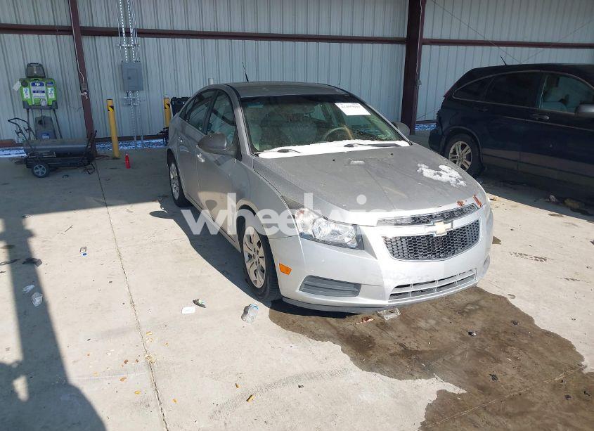 2012 Chevrolet Cruze LS (VIN 1G1PC5SHXC7128420) main photo