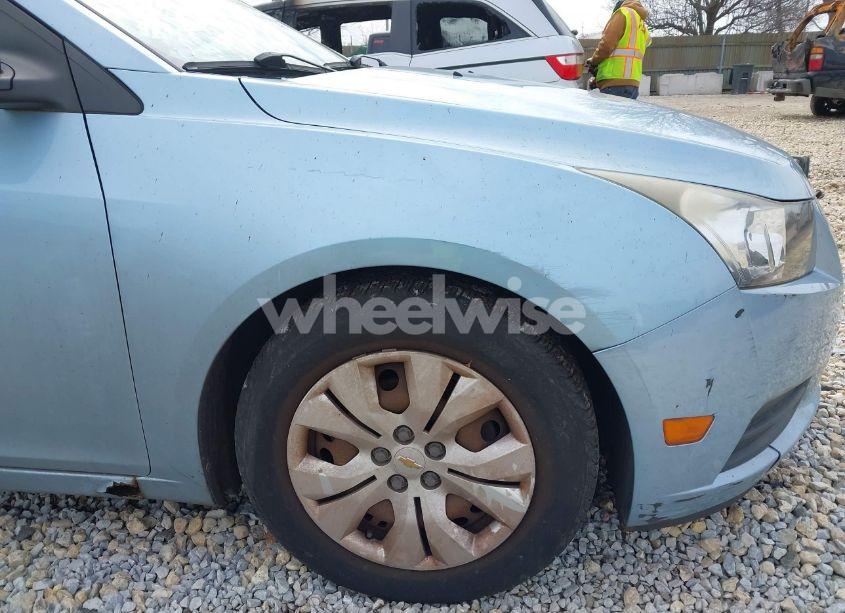 Photo 13 of 2012 Chevrolet Cruze LS (VIN 1G1PC5SHXC7239503)