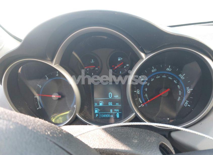 Photo 7 of 2012 Chevrolet Cruze LS (VIN 1G1PC5SHXC7401842)