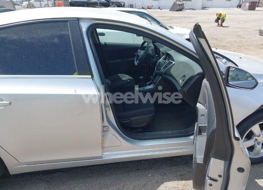 Photo 5 of 2015 Chevrolet Cruze 1LT MANUAL (VIN 1G1PD5SB4F7166030)