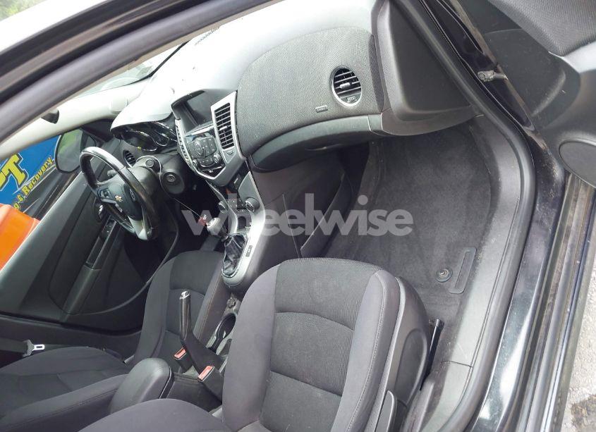 Photo 5 of 2014 Chevrolet Cruze 1LT (VIN 1G1PD5SB6E7260828)