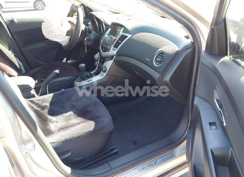 Photo 5 of 2014 Chevrolet Cruze 1LT MANUAL (VIN 1G1PD5SBXE7300571)