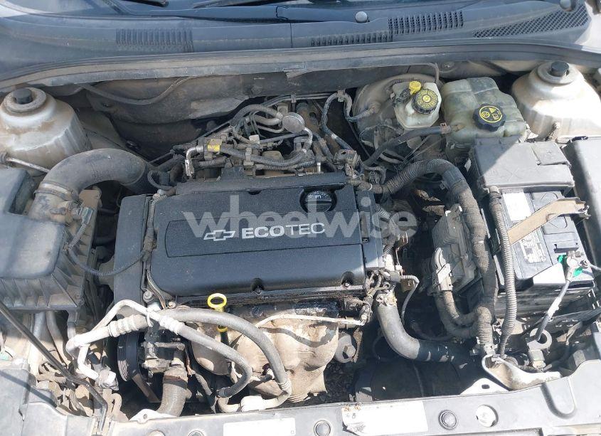 Photo 10 of 2012 Chevrolet Cruze LS (VIN 1G1PD5SH2C7230159)