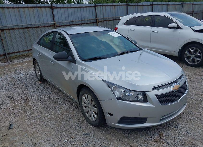Photo 6 of 2012 Chevrolet Cruze LS (VIN 1G1PD5SH2C7230159)