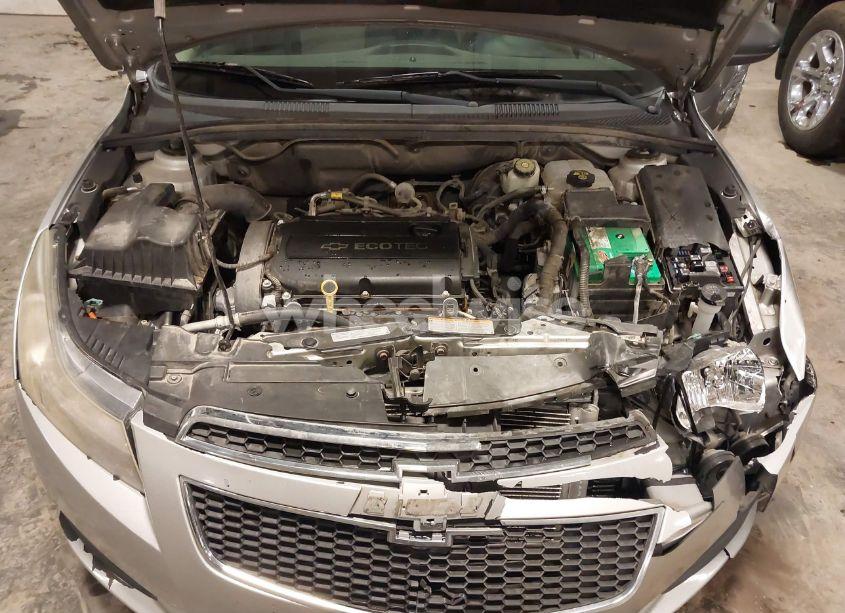 Photo 10 of 2012 Chevrolet Cruze LS (VIN 1G1PD5SH2C7284965)