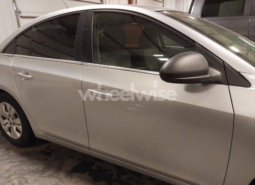 Photo 13 of 2012 Chevrolet Cruze LS (VIN 1G1PD5SH2C7284965)