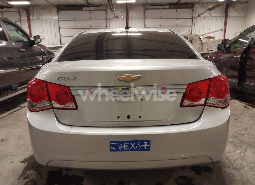 Photo 16 of 2012 Chevrolet Cruze LS (VIN 1G1PD5SH2C7284965)