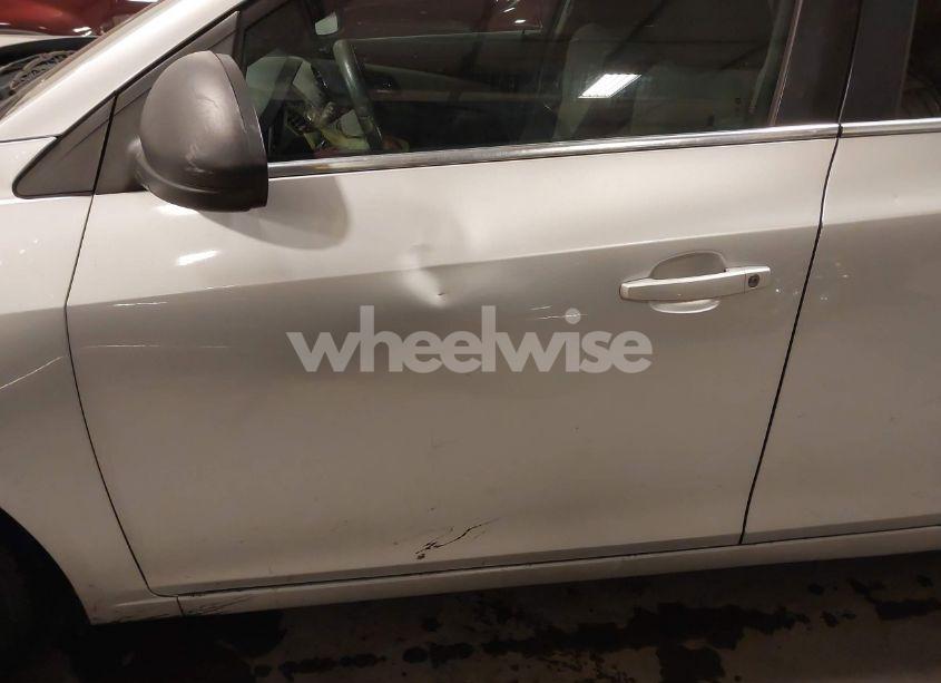 Photo 17 of 2012 Chevrolet Cruze LS (VIN 1G1PD5SH2C7284965)