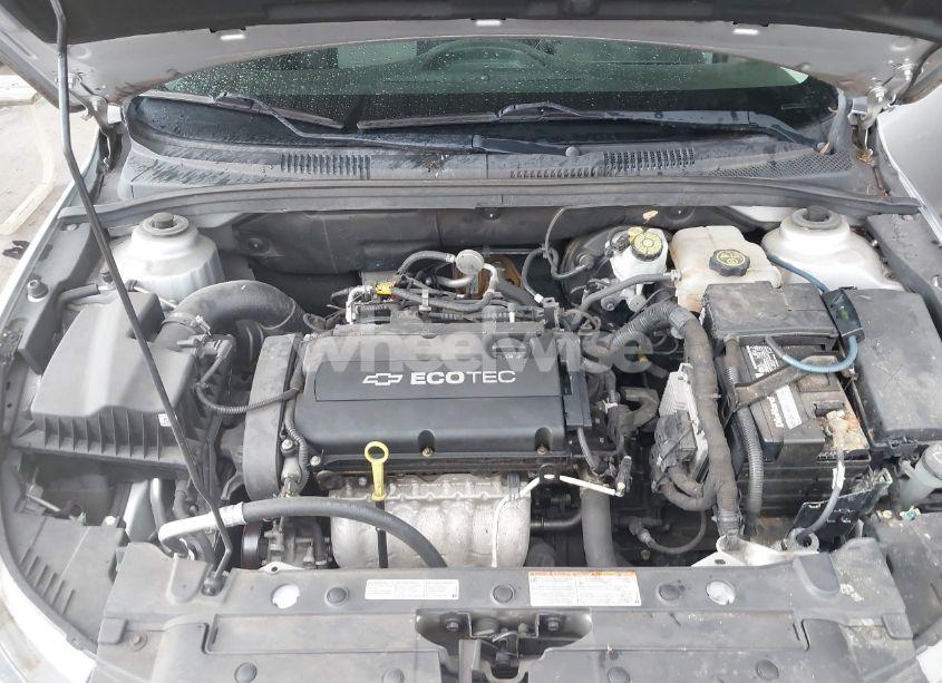 Photo 10 of 2012 Chevrolet Cruze LS (VIN 1G1PD5SH3C7370298)