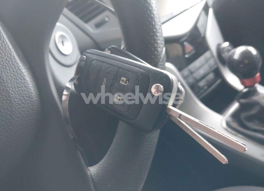 Photo 11 of 2012 Chevrolet Cruze LS (VIN 1G1PD5SH3C7370298)