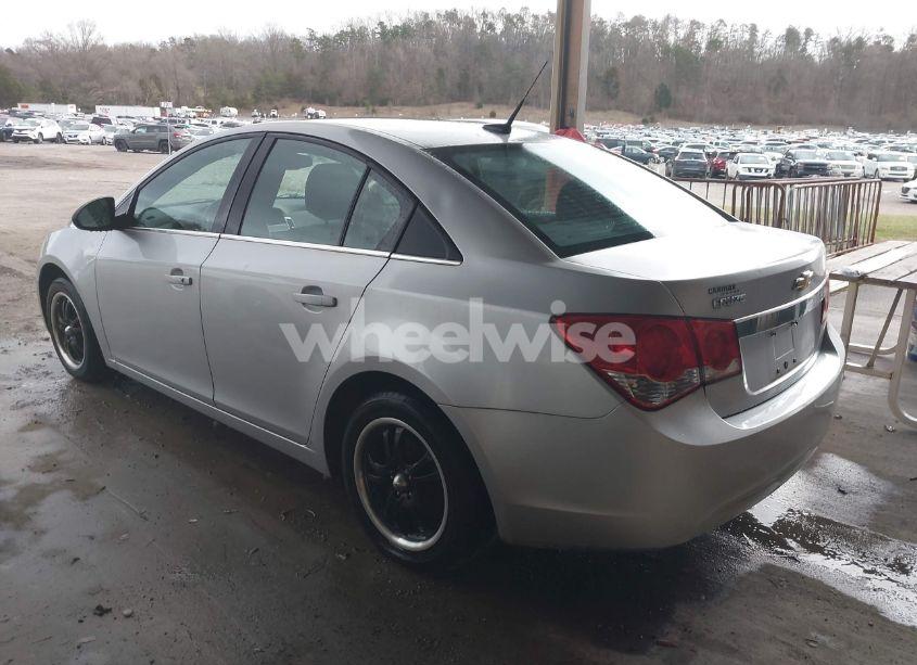 Photo 3 of 2012 Chevrolet Cruze LS (VIN 1G1PD5SH3C7370298)