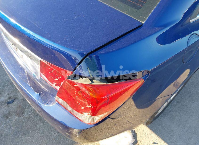 Photo 13 of 2012 Chevrolet Cruze LS (VIN 1G1PD5SH6C7273824)