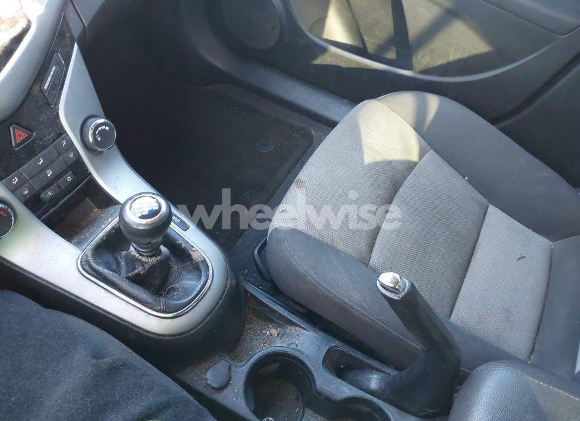 Photo 16 of 2012 Chevrolet Cruze LS (VIN 1G1PD5SH6C7273824)