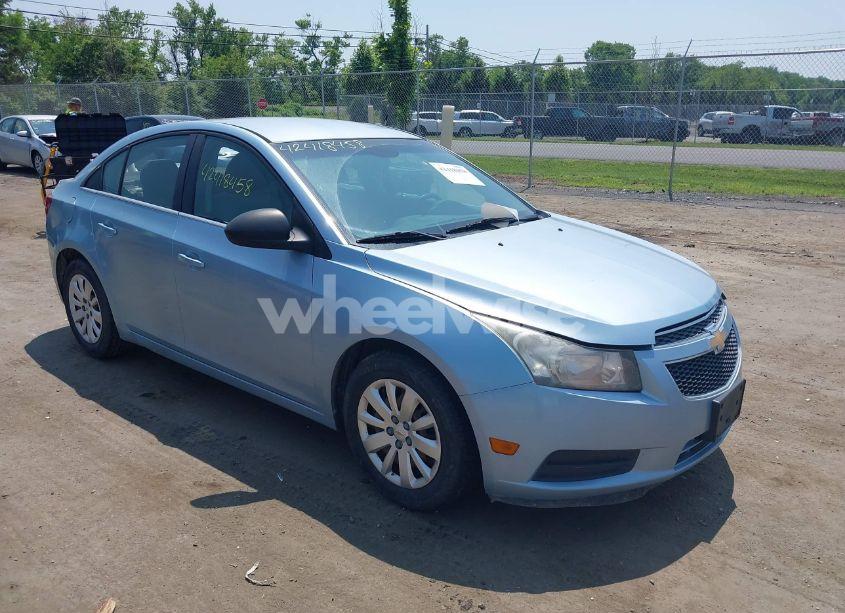 2011 Chevrolet Cruze LS (VIN 1G1PD5SHXB7195966) main photo