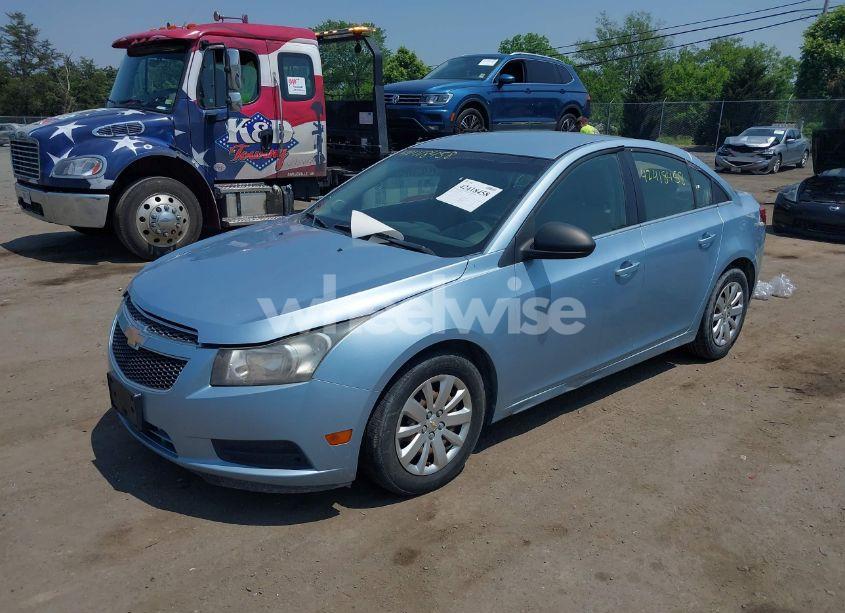 Photo 2 of 2011 Chevrolet Cruze LS (VIN 1G1PD5SHXB7195966)