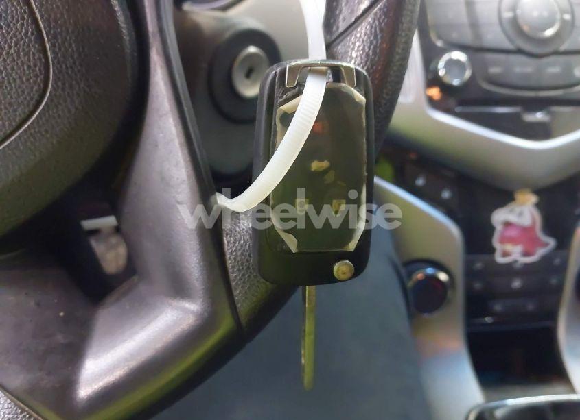 Photo 11 of 2011 Chevrolet Cruze LS (VIN 1G1PD5SHXB7202222)