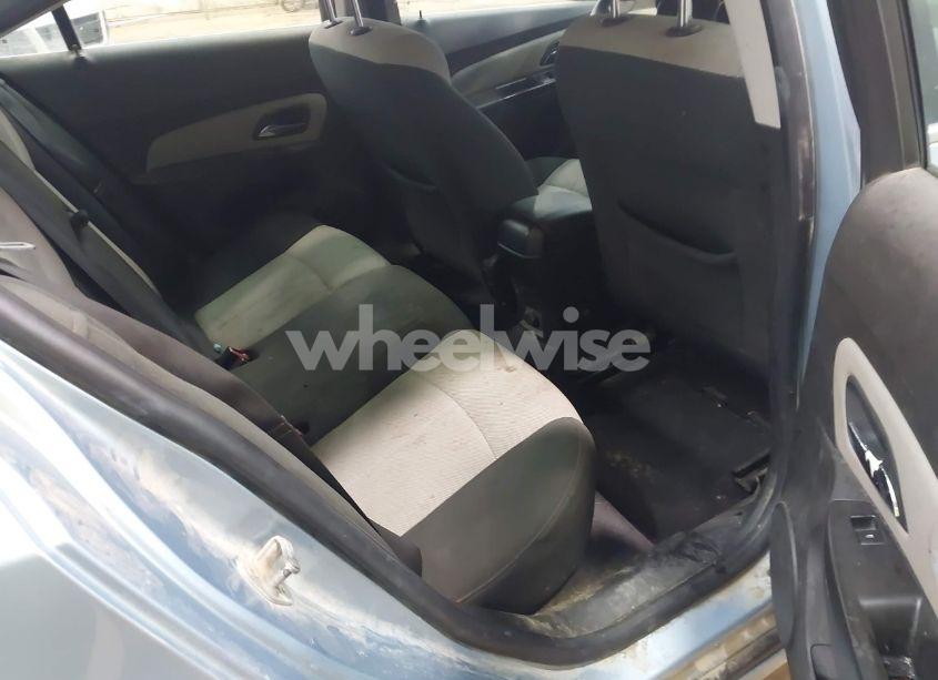 Photo 8 of 2011 Chevrolet Cruze LS (VIN 1G1PD5SHXB7202222)