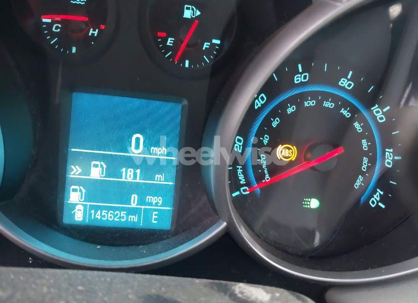Photo 7 of 2012 Chevrolet Cruze LS (VIN 1G1PD5SHXC7122730)