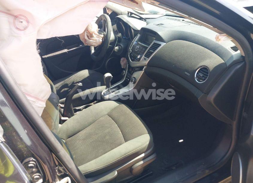 Photo 5 of 2011 Chevrolet Cruze LT (VIN 1G1PE5S92B7285991)