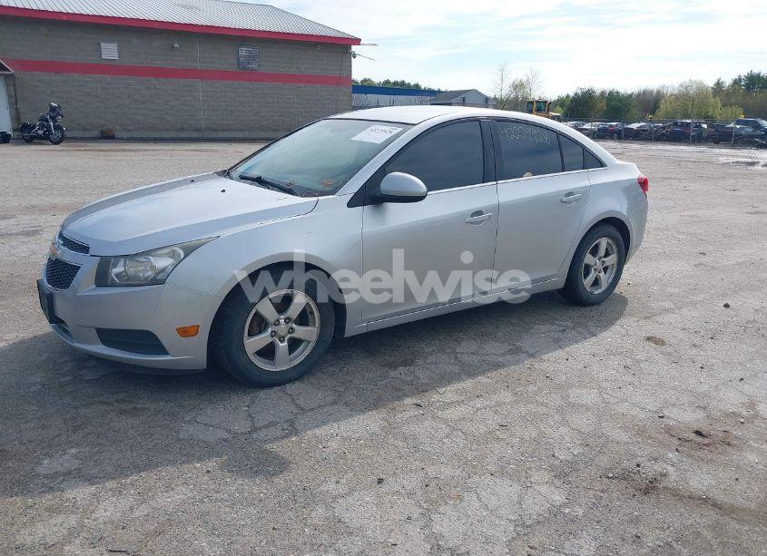 Photo 2 of 2011 Chevrolet Cruze LT (VIN 1G1PE5S95B7258378)