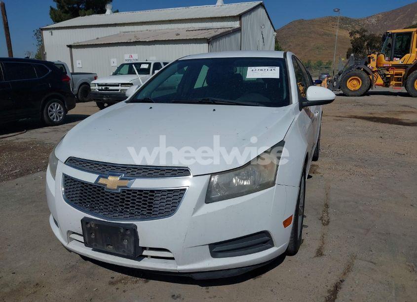 Photo 6 of 2013 Chevrolet Cruze 2LT AUTO (VIN 1G1PE5SB0D7110645)