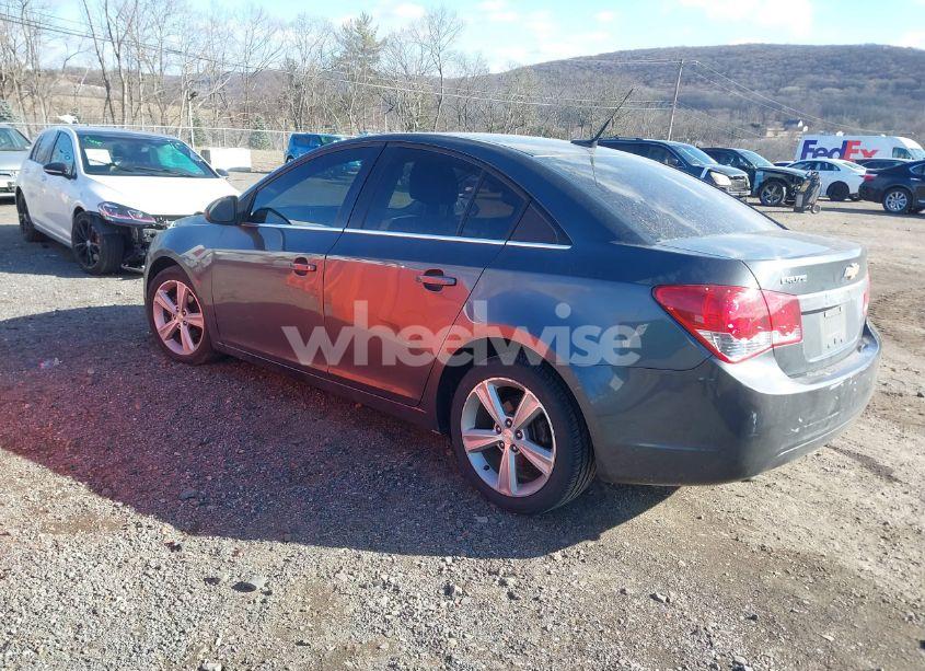 Photo 3 of 2013 Chevrolet Cruze 2LT AUTO (VIN 1G1PE5SB0D7117174)