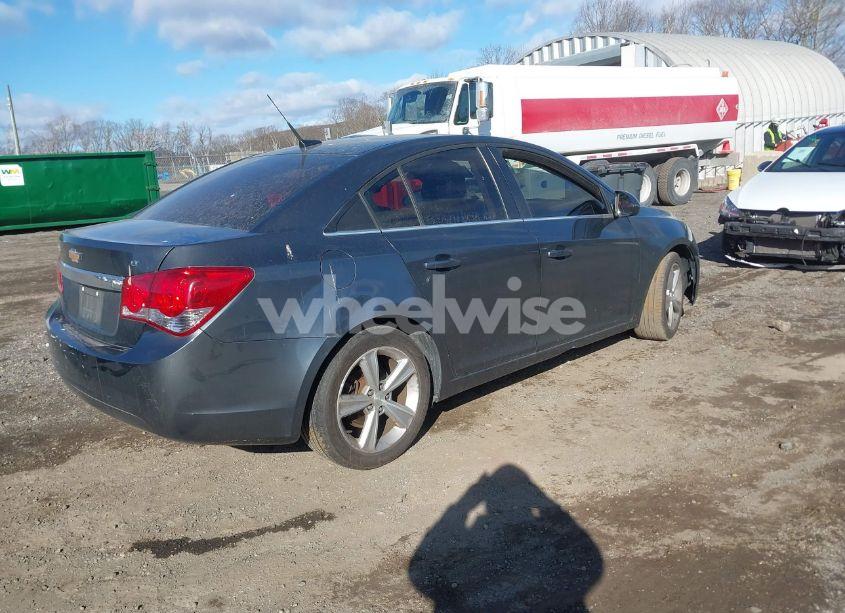 Photo 4 of 2013 Chevrolet Cruze 2LT AUTO (VIN 1G1PE5SB0D7117174)