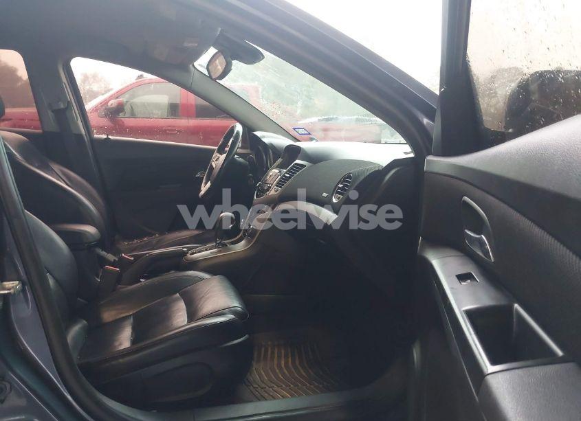 Photo 5 of 2013 Chevrolet Cruze 2LT AUTO (VIN 1G1PE5SB0D7141779)