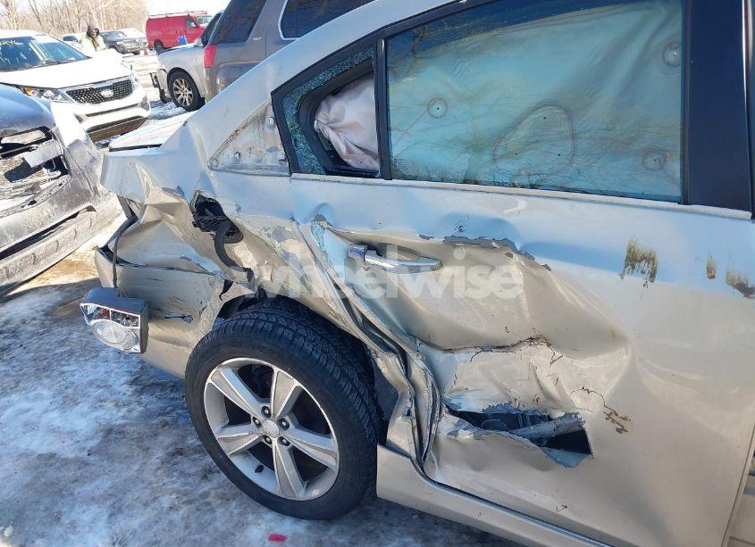 Photo 6 of 2013 Chevrolet Cruze 2LT AUTO (VIN 1G1PE5SB0D7145900)