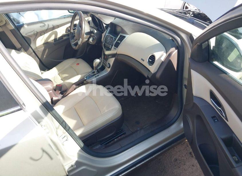 Photo 5 of 2013 Chevrolet Cruze 2LT AUTO (VIN 1G1PE5SB0D7186219)