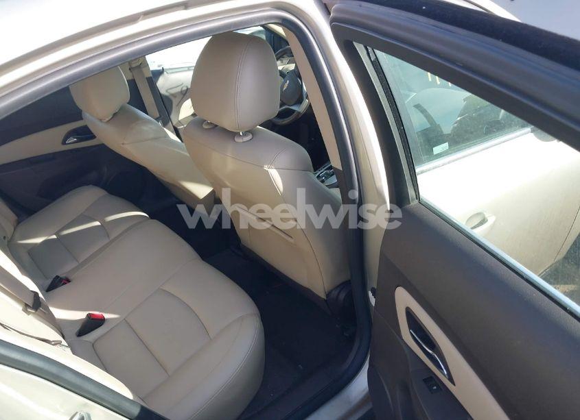 Photo 8 of 2013 Chevrolet Cruze 2LT AUTO (VIN 1G1PE5SB0D7186219)