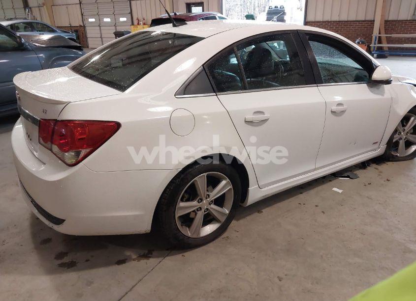 Photo 4 of 2014 Chevrolet Cruze 2LT AUTO (VIN 1G1PE5SB0E7110047)