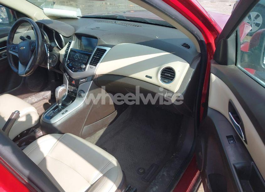 Photo 5 of 2014 Chevrolet Cruze 2LT AUTO (VIN 1G1PE5SB0E7214179)