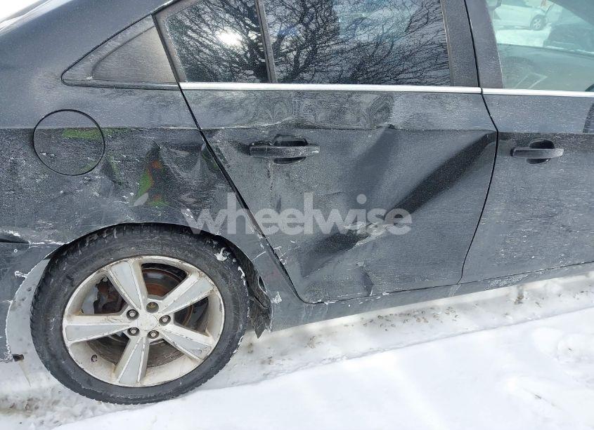 Photo 6 of 2014 Chevrolet Cruze 2LT AUTO (VIN 1G1PE5SB0E7336105)