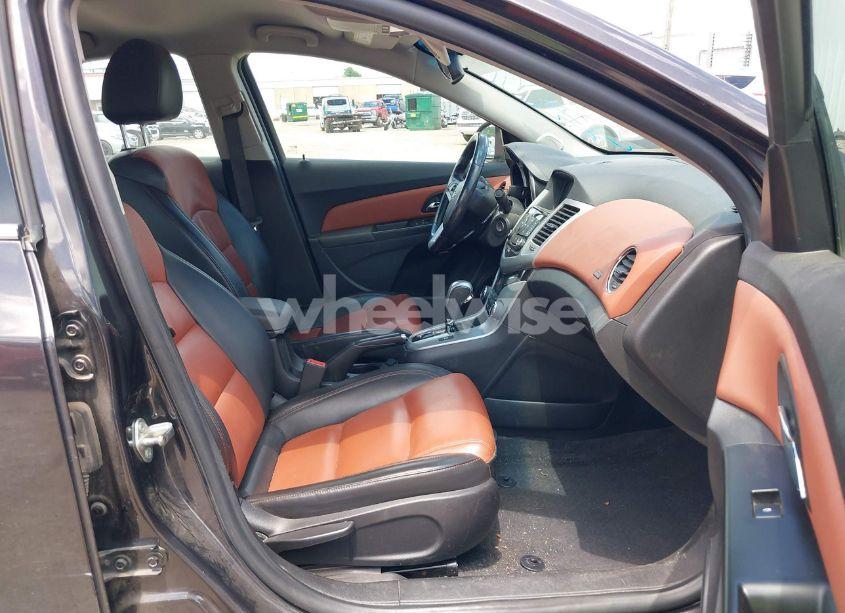 Photo 5 of 2014 Chevrolet Cruze 2LT AUTO (VIN 1G1PE5SB0E7376622)