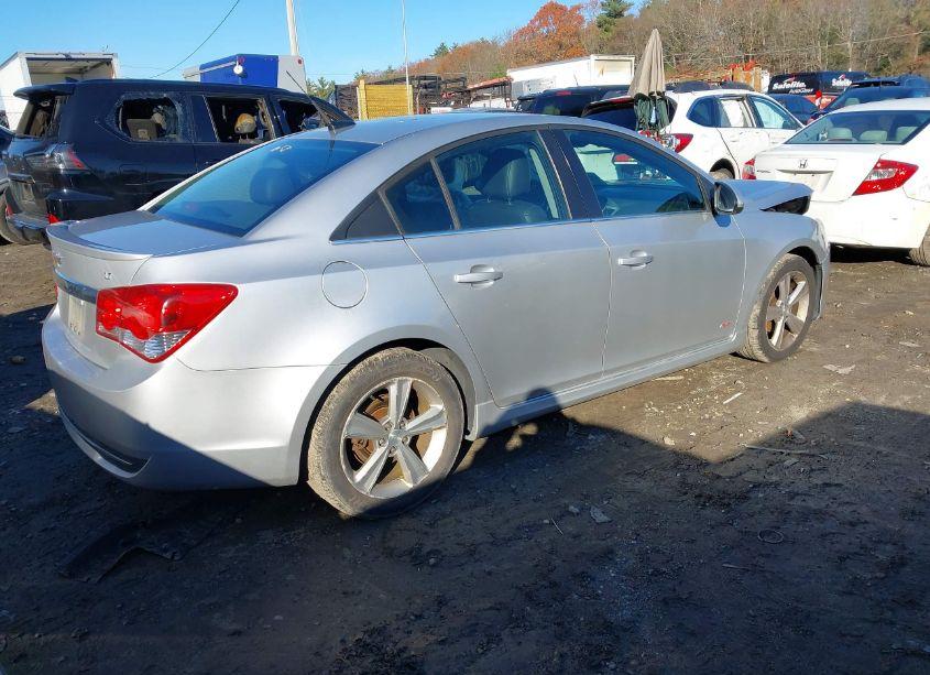 Photo 4 of 2014 Chevrolet Cruze 2LT AUTO (VIN 1G1PE5SB0E7388334)