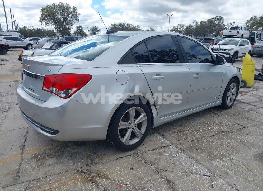 Photo 4 of 2015 Chevrolet Cruze 2LT AUTO (VIN 1G1PE5SB0F7101947)