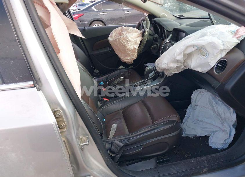 Photo 5 of 2015 Chevrolet Cruze 2LT AUTO (VIN 1G1PE5SB0F7154406)