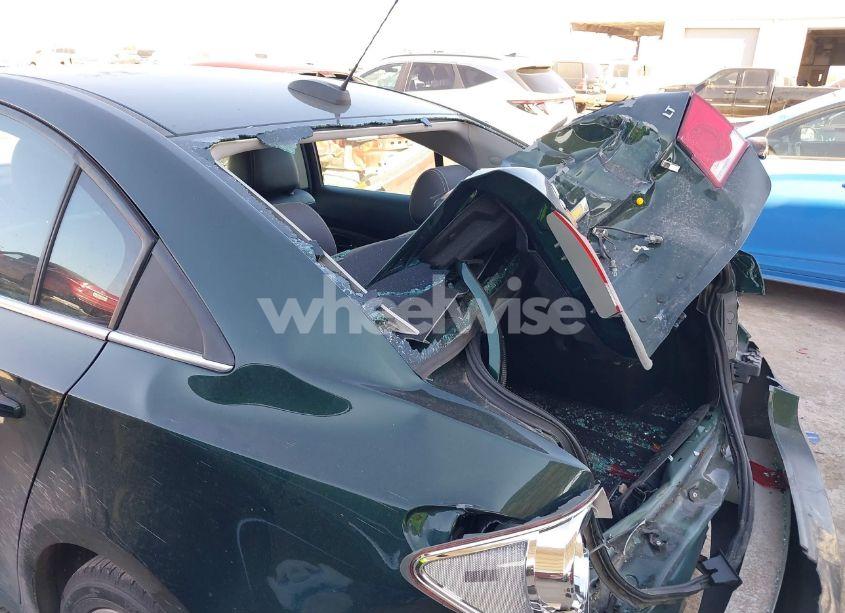 Photo 6 of 2015 Chevrolet Cruze 2LT AUTO (VIN 1G1PE5SB0F7157936)