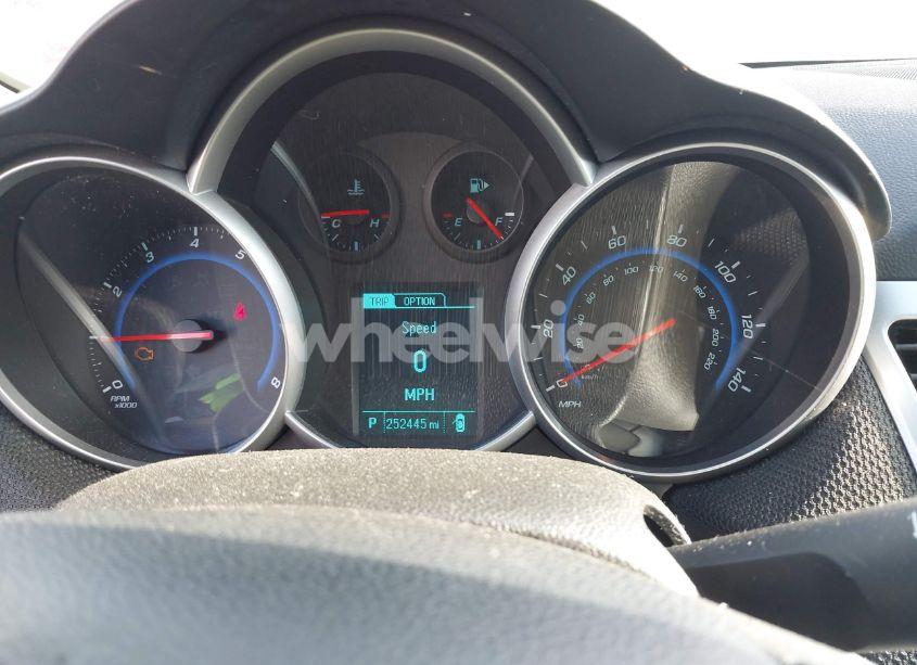 Photo 7 of 2015 Chevrolet Cruze 2LT AUTO (VIN 1G1PE5SB0F7231646)