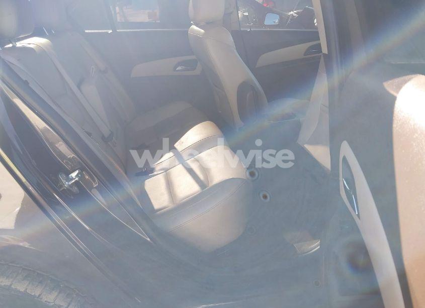 Photo 8 of 2015 Chevrolet Cruze 2LT AUTO (VIN 1G1PE5SB0F7299297)