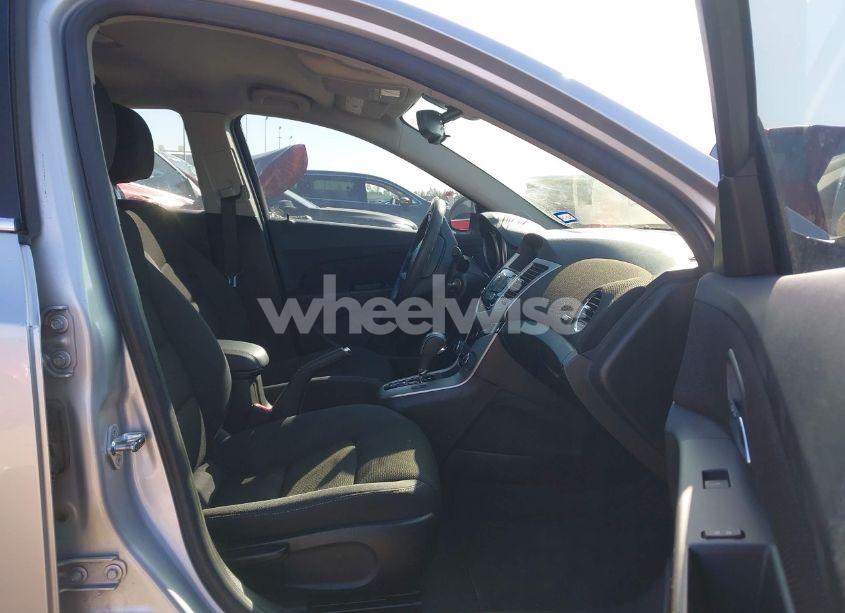 Photo 5 of 2016 Chevrolet Cruze LIMITED 1LT AUTO (VIN 1G1PE5SB0G7103098)
