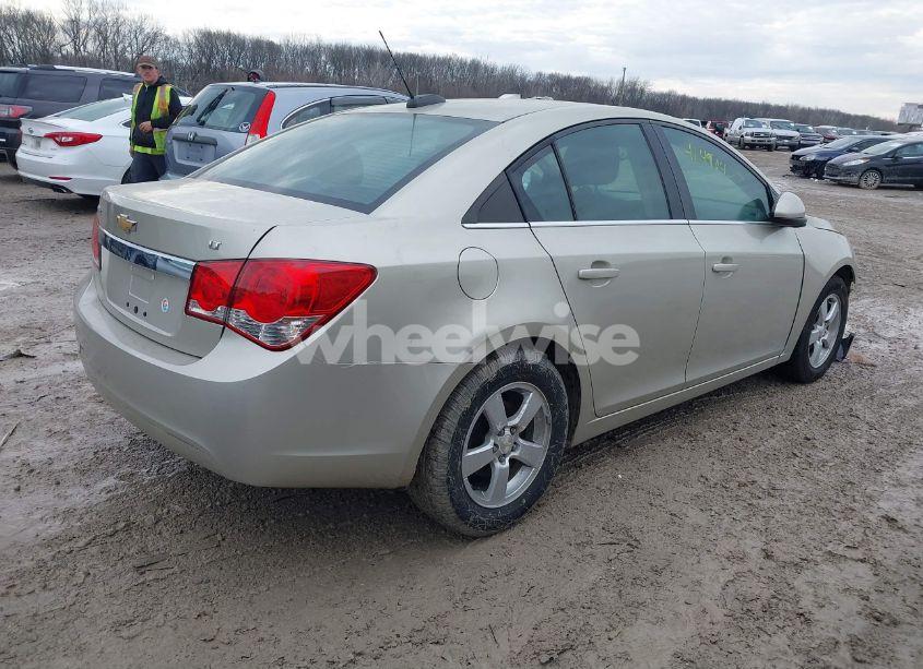 Photo 4 of 2016 Chevrolet Cruze LIMITED 1LT AUTO (VIN 1G1PE5SB0G7207803)