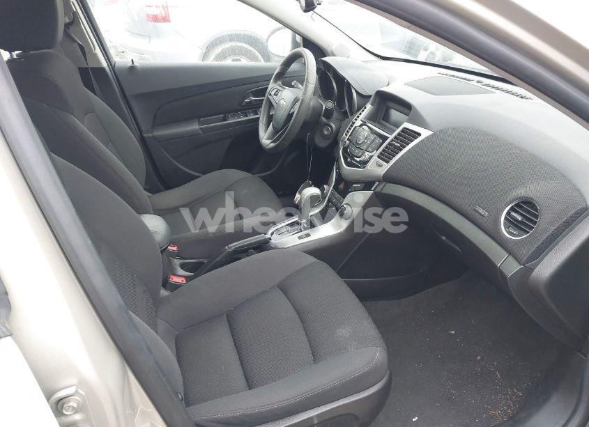 Photo 5 of 2016 Chevrolet Cruze LIMITED 1LT AUTO (VIN 1G1PE5SB0G7207803)