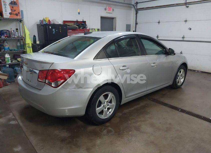 Photo 4 of 2016 Chevrolet Cruze LIMITED 1LT AUTO (VIN 1G1PE5SB0G7229512)