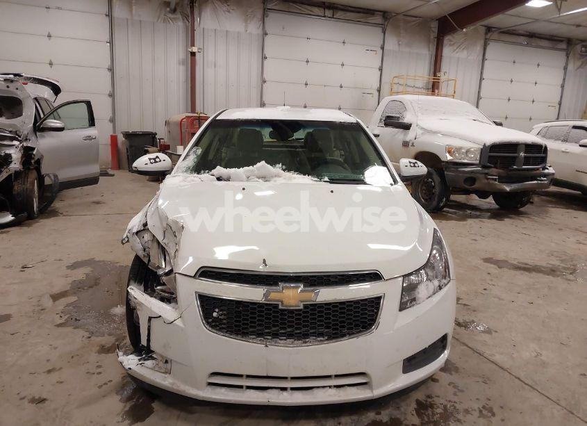 Photo 12 of 2013 Chevrolet Cruze 2LT AUTO (VIN 1G1PE5SB1D7104367)
