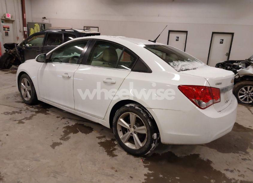 Photo 3 of 2013 Chevrolet Cruze 2LT AUTO (VIN 1G1PE5SB1D7104367)