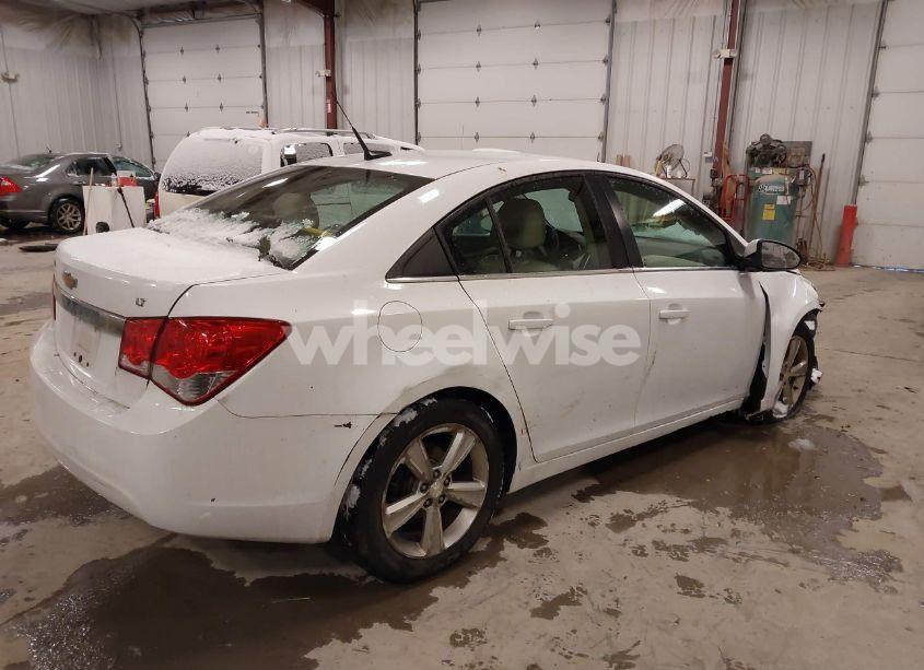 Photo 4 of 2013 Chevrolet Cruze 2LT AUTO (VIN 1G1PE5SB1D7104367)